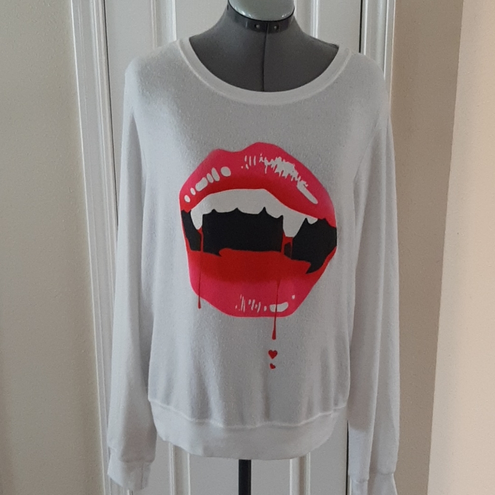 Long sleeve white sweat shirt